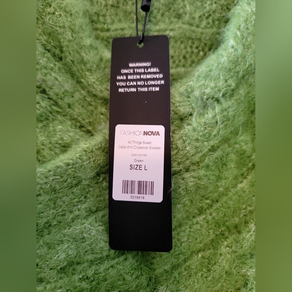 SOLD NWT 🥰 All Things Sweet Cable Knit Crossover Sweater. - Picture 5 of 9